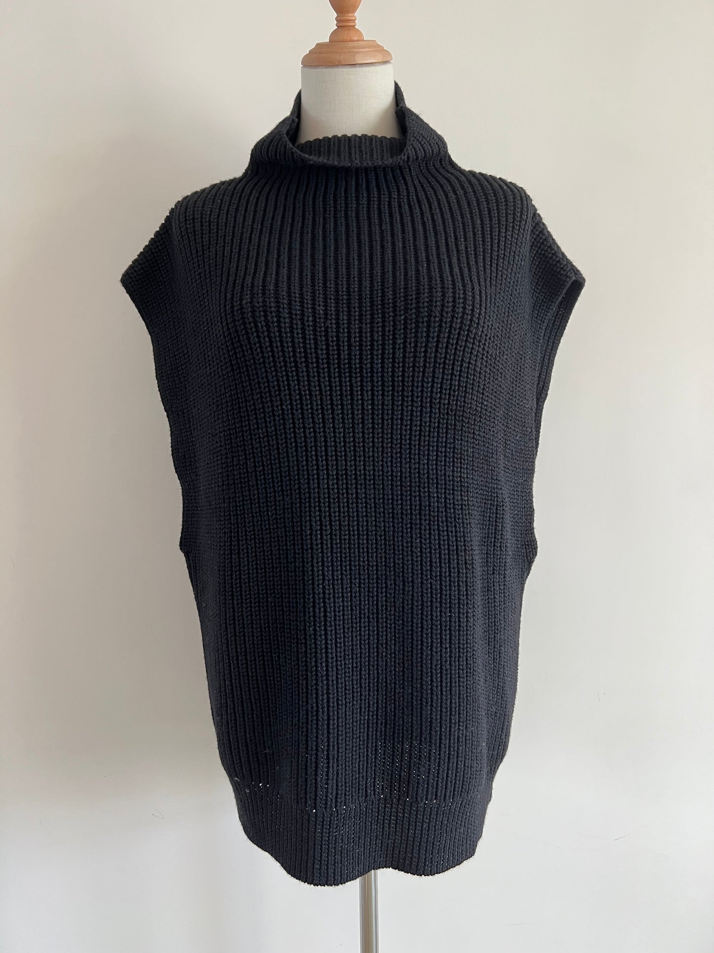 Oversized Mock-neck Wool Vest