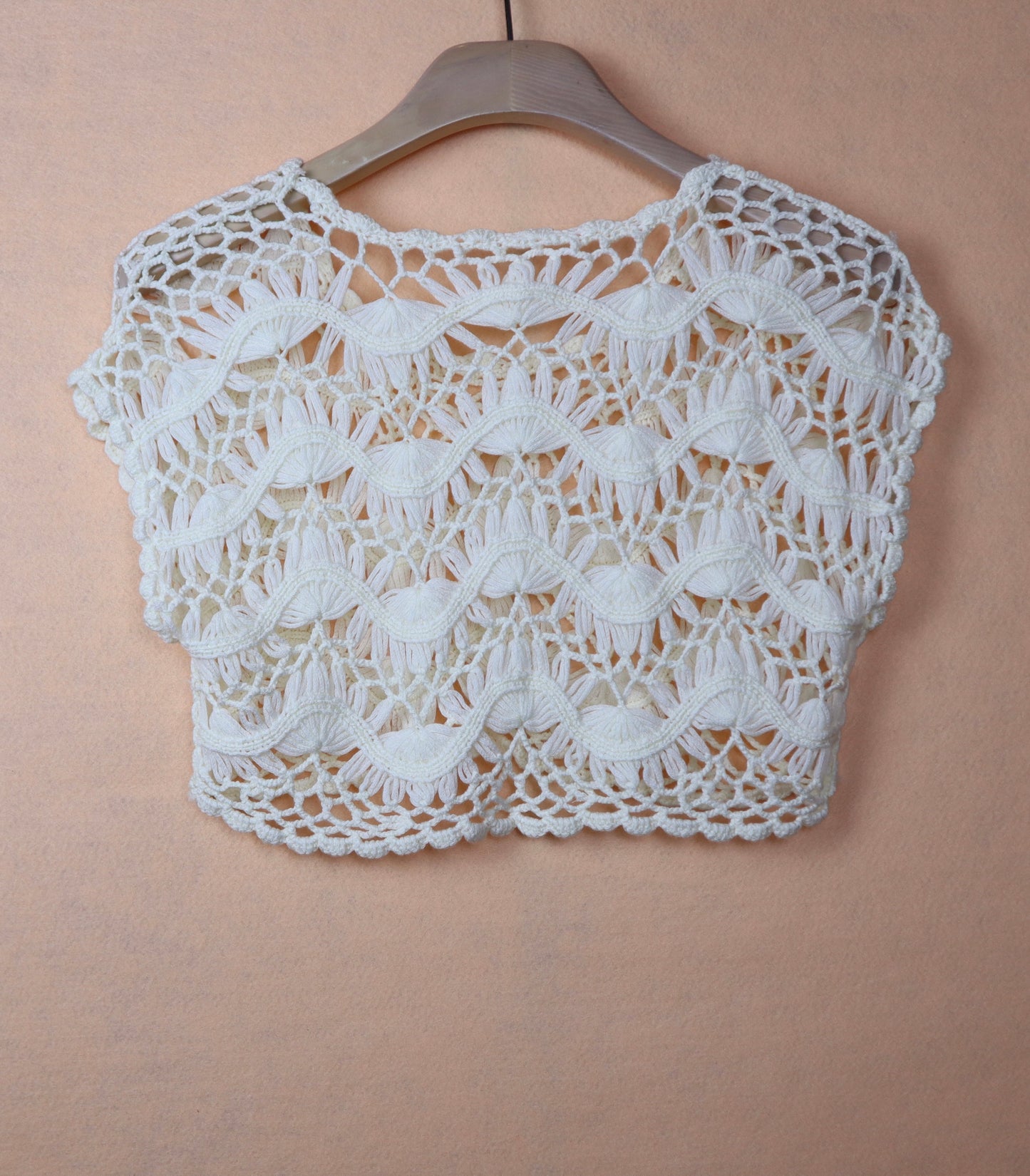 Handmade White Flower Sitich Crop Top