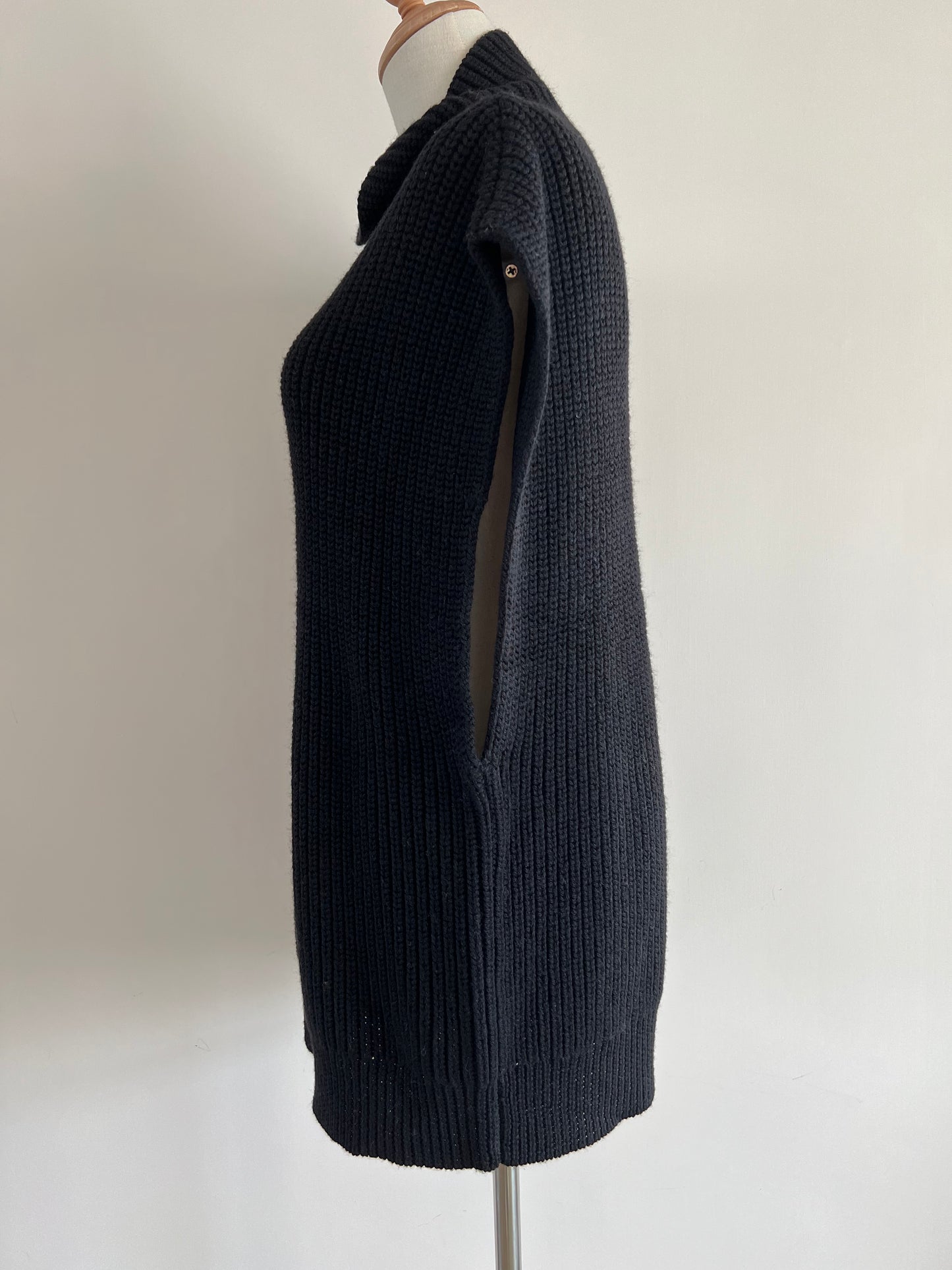 Oversized Mock-neck Wool Vest