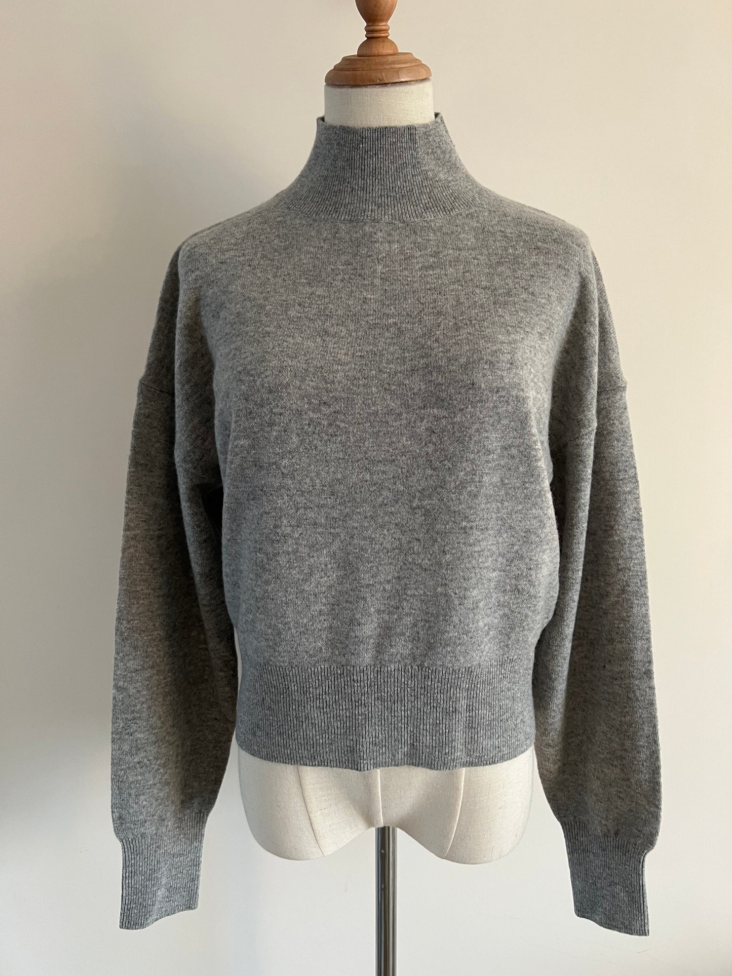 Turtle-neck Wool Top