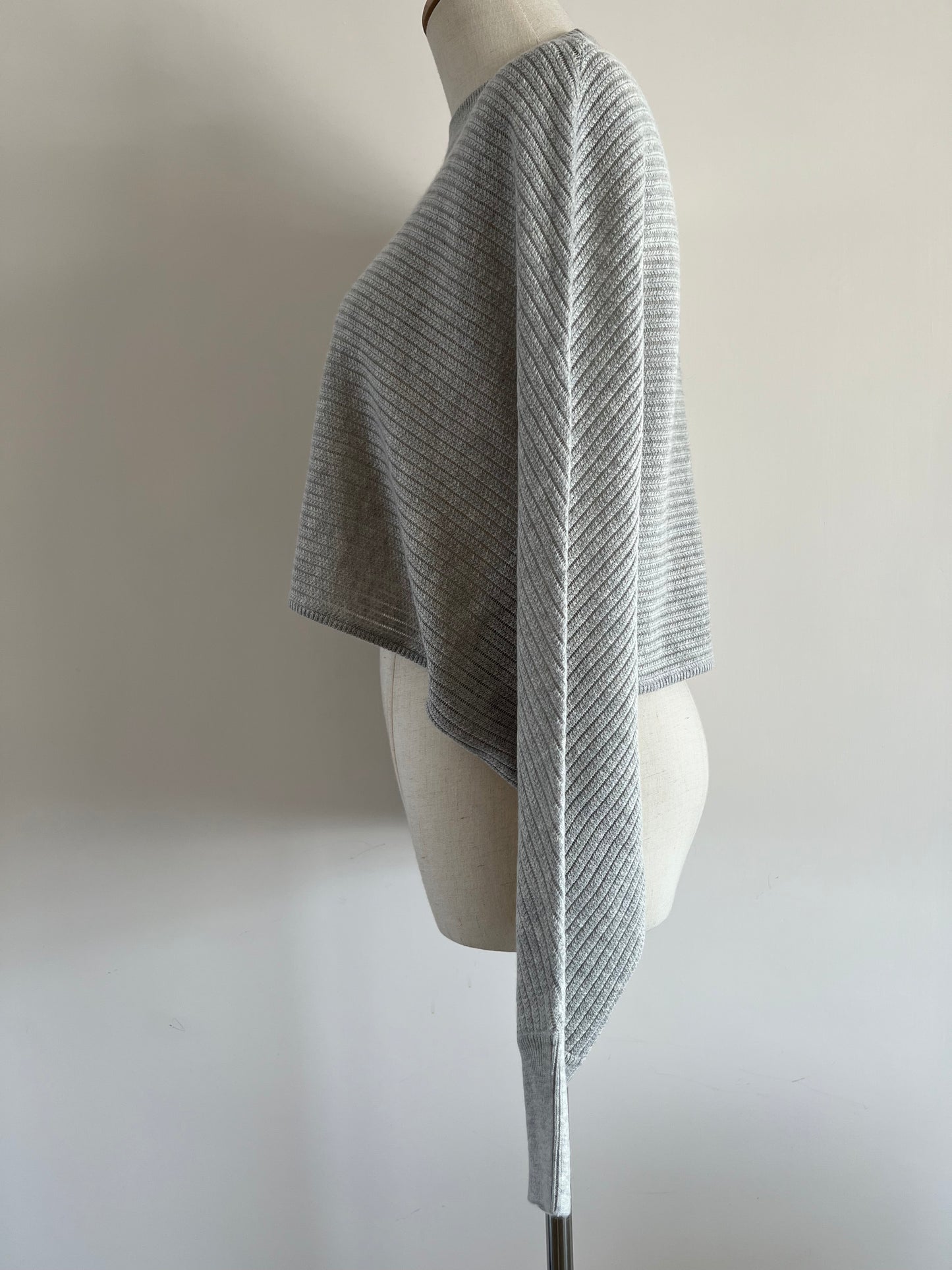 Lolan Sweater