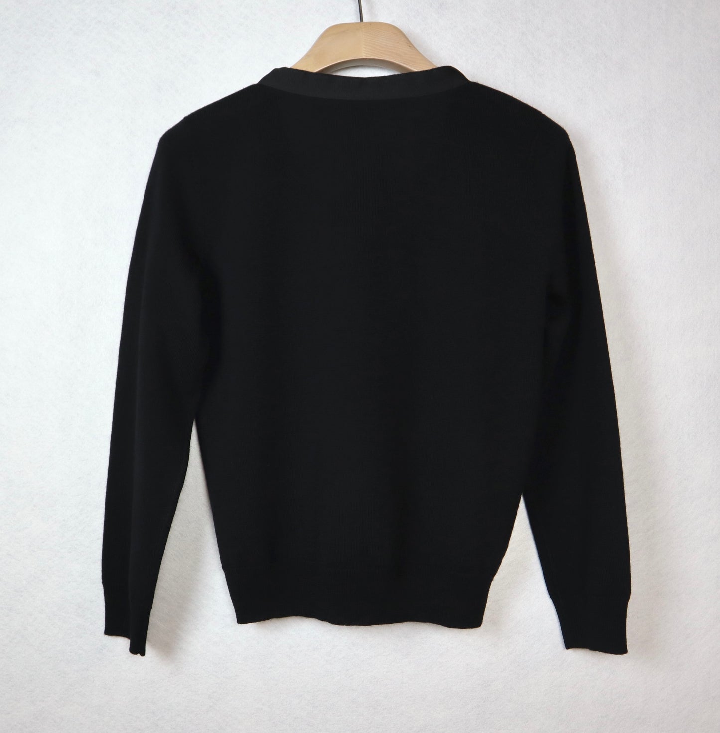 Round-Neck with Ribbon Sweater