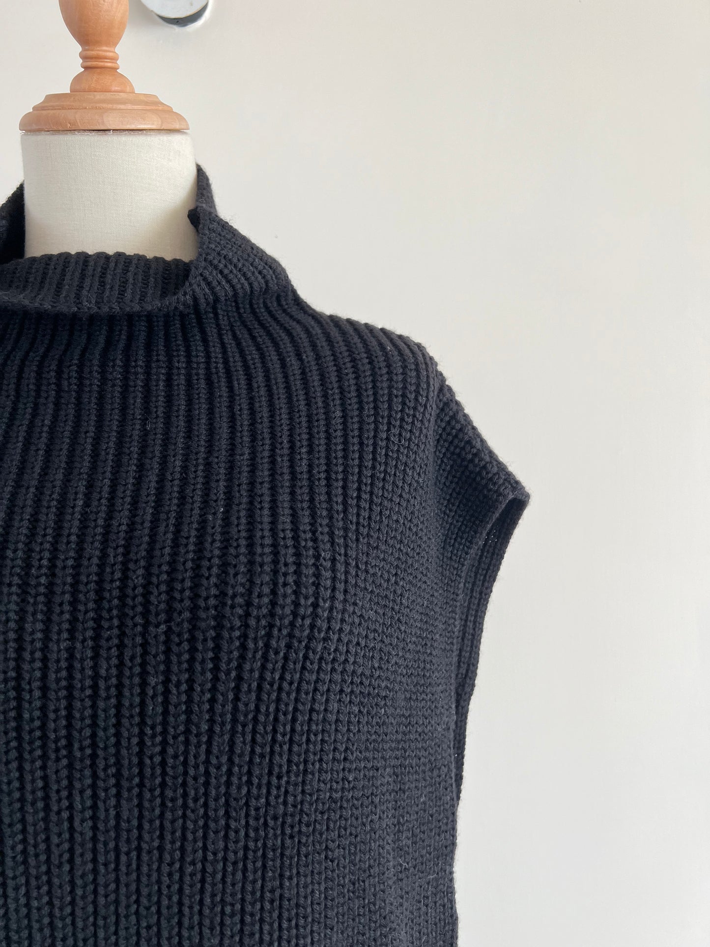 Oversized Mock-neck Wool Vest