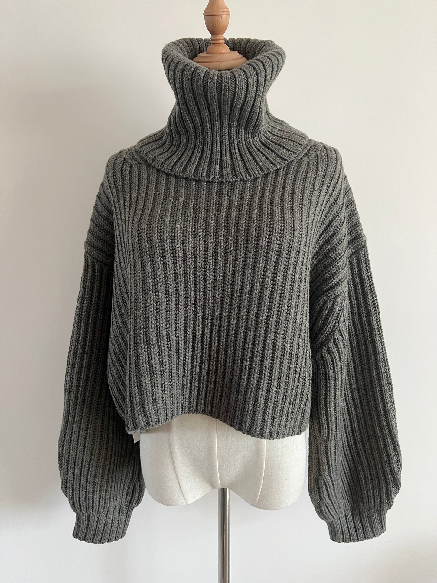 Guell Sweater (Oversized)