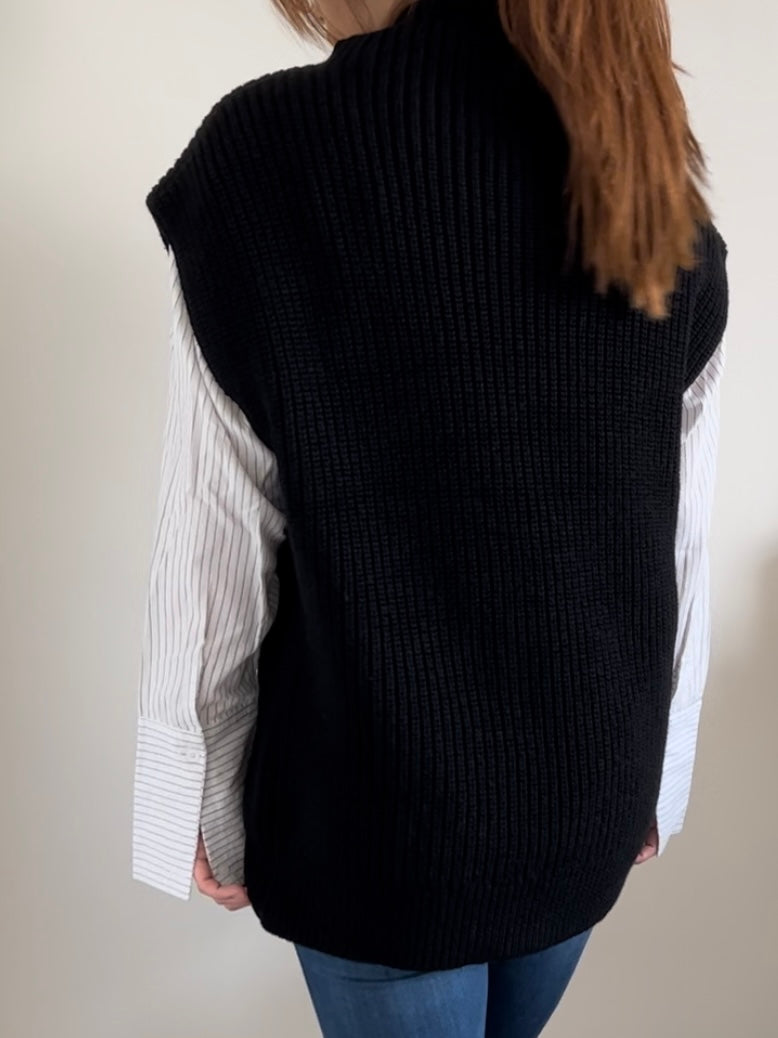 Oversized Mock-neck Wool Vest