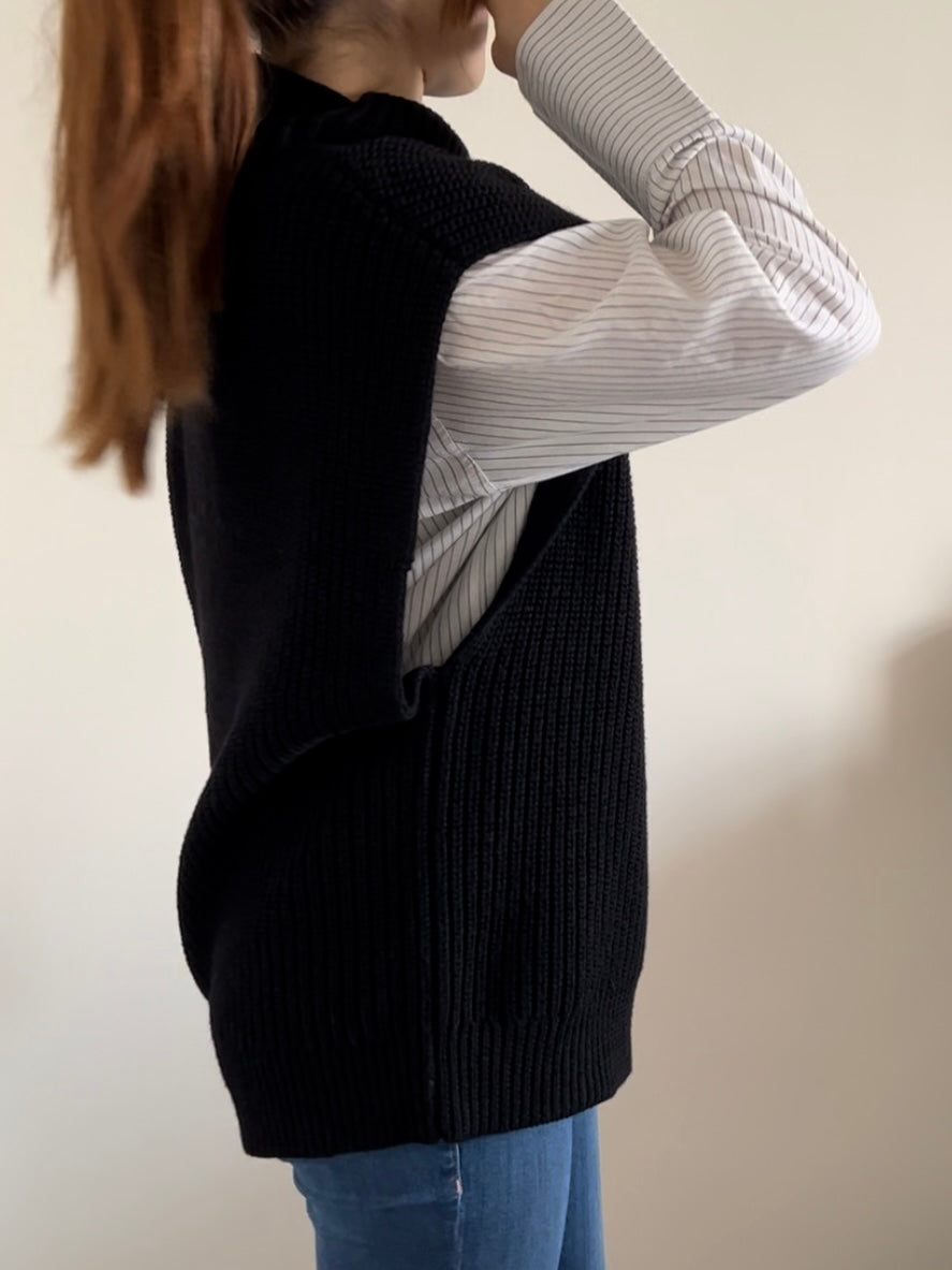 Oversized Mock-neck Wool Vest