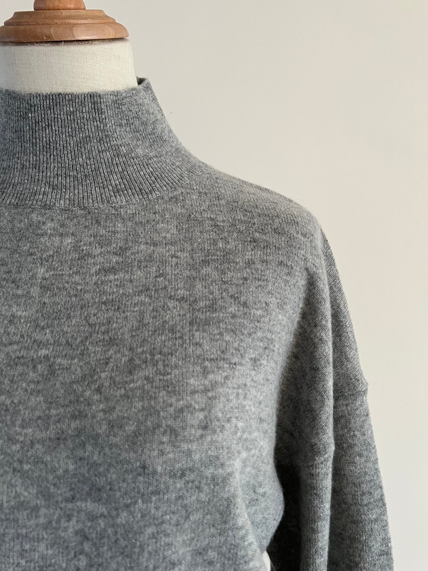 Turtle-neck Wool Top