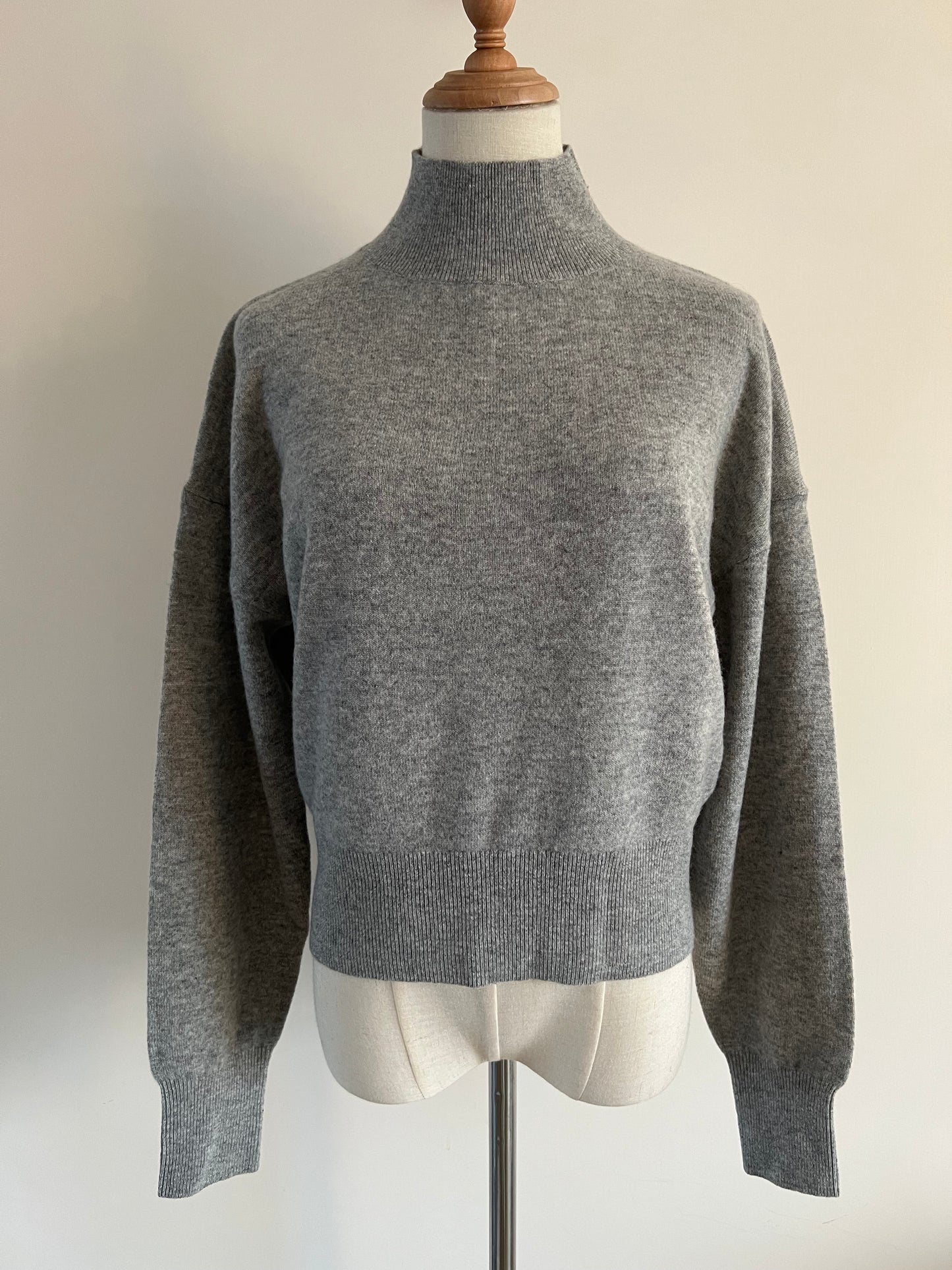 Turtle-neck Wool Top